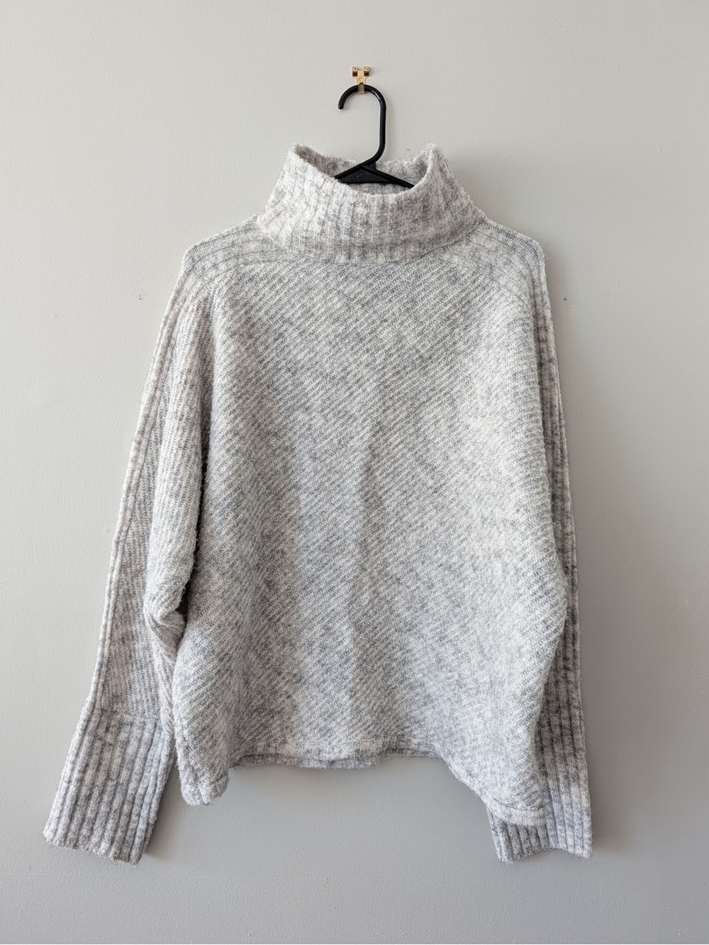 Max Studio Heathered Light Gray Turtleneck Sweater